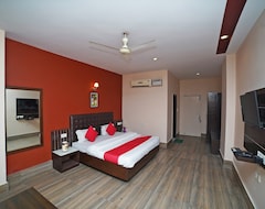 Oyo 35777 Hotel Park Square (Moradabad, Indija)