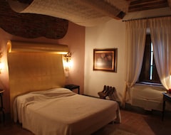 Hotel La Pia Dama Residence (Sinalunga, Italy)