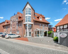 Otel Am Braunen Hirsch (Celle, Almanya)