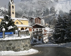 Khách sạn Albergo Alpina (Valdidentro, Ý)