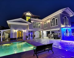 Hotel Mochi Pool Villa, Coliving (Sungai Petani, Malezija)