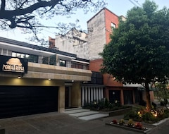 Hotel Poma Rosa (Medellín, Colombia)
