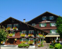Khách sạn Schedlers Lowenhotel-Garni (Alberschwende, Áo)