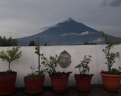 Hotel De Cortez y Larraz (Antigua Guatemala, Guatemala)