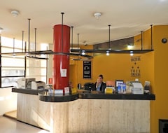 Khách sạn Tres Cruces (Montevideo, Uruguay)
