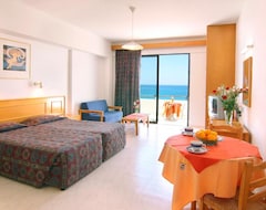 Corallia Beach Hotel Apts (Pafos, Cipar)