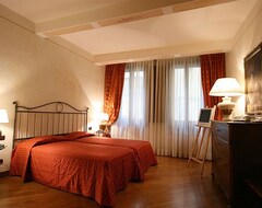 Bed & Breakfast Residenza D'Epoca In Piazza della Signoria (Florence, Ý)