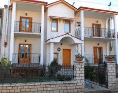 Otel Archontiko Machalioti (Karpenissi, Yunanistan)