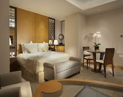 Hotel Doubletree By Hilton Shanghai Pudong - Present Welcome Cookie (Shanghai, China)