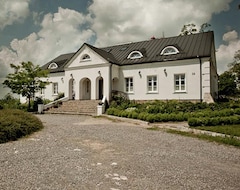 Otel Dwór na Wichrowym Wzgórzu (Klimontów, Polonya)