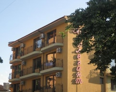 Khách sạn Elegant (Karnobat, Bun-ga-ri)