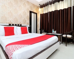Khách sạn OYO 28122 Hotel C M Plaza (Ambala, Ấn Độ)