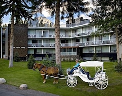 Khách sạn Bow View Lodge (Banff, Canada)