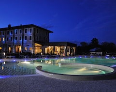 Hotelli Bella Rosina Relais (La Cassa, Italia)