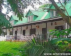 Khách sạn La Familia Guest House (Pinetown, Nam Phi)