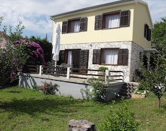 Koko talo/asunto Vila Mirta (Nerezine, Kroatia)