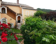 Koko talo/asunto Villa Depoca Immersa Nel Verde Tra La Costiera Amalfitana E Il Cilento (Calvanico, Italia)