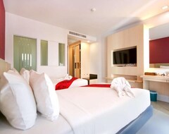 Hotel Andatel Superior Swimming View Room (Patong Strand, Thailand)