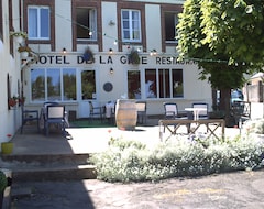 Hotelli Hotel De La Gare (Sainte-Gauburge-Sainte-Colombe, Ranska)
