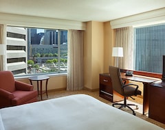 Hotel Marriott Downtown at CF Toronto Eaton Centre (Toronto, Canada)