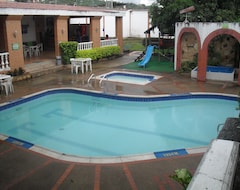 Khách sạn Vesubios Resort (El Colegio, Colombia)