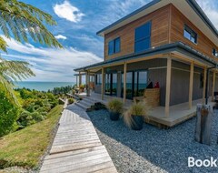 Entire House / Apartment Tasman Sea Retreat (Punakaiki, New Zealand)