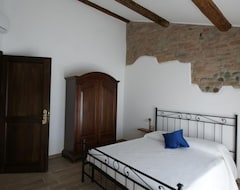 Bed & Breakfast Antico Pioppo (Tortona, Ý)