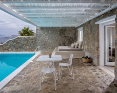 Hotel Bill & Coo Suites and Lounge (Mykonos-Town, Greece)