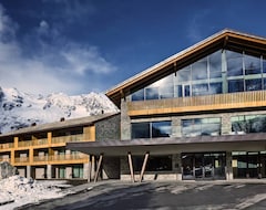 Hotelli Grand Hotel Courmayeur Mont Blanc, By R Collection Hotels (Courmayeur, Italia)