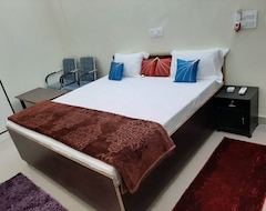 Otel RCS Residency & Guest House (Greater Noida, Hindistan)