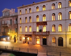 Khách sạn Hotel Ai Due Principi (Venice, Ý)