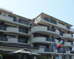 Toàn bộ căn nhà/căn hộ Real Black Sea Apartments (Dolni Chiflik, Bun-ga-ri)