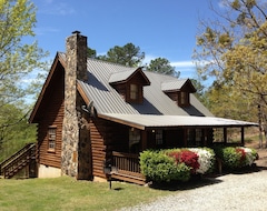 Entire House / Apartment Heavenly Haven Cabin 4a (Warm Springs, USA)