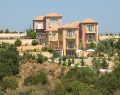 Khách sạn 3 Queen Villas (Skala, Hy Lạp)