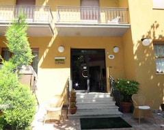 Khách sạn La Primula (Chianciano Terme, Ý)