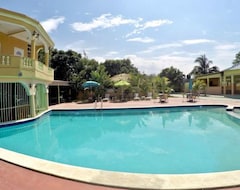 Khách sạn La Cayenna (Port au Prince, Haiti)