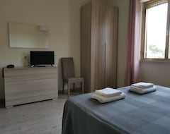 Khách sạn Hotel La Pineta (Carrara, Ý)