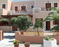 Hotel Tarelis (Kamari, Greece)