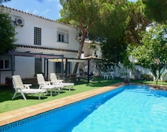 Hele huset/lejligheden Villa In Chiclana De La Frontera, Andalusia, Spain With Private Pool For 10 Persons (Chiclana, Spanien)