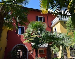 Khách sạn Residence Segattini (Riva del Garda, Ý)