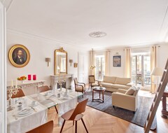 Bed & Breakfast My Home For You Luxury B&B Adults Only (Paris, Frankrig)