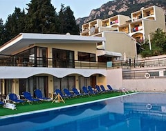 Hotel Karina (Tsaki, Greece)