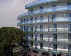 Hotel Cristallo (Lignano Sabbiadoro, İtalya)