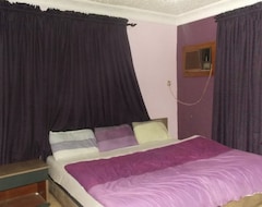 Khách sạn De Prince Guest House (Lagos, Nigeria)