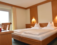 Hotelli Classic Rooms By Crystal (St. Johann in Tirol, Itävalta)