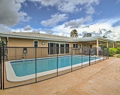 Khách sạn New! Riviera Beach Home W/ Pool - Walk To Beach (Riviera Beach, Hoa Kỳ)