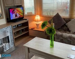 Koko talo/asunto 3 Bedroom Mobile Home Golden Palms Resort Tv`s In Every Room Decking Indoor Heated Pool Entertainment Complex & Close To Beaches (Skegness, Iso-Britannia)