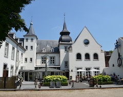 Khách sạn Hotel Kasteel Doenrade (Sittard-Geleen, Hà Lan)