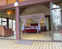 Hotel Leopard Walk Lodge (Hluhluwe, South Africa)