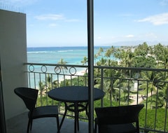 Tüm Ev/Apart Daire Newly Renovated Ocean View Studio Includes Pool And Fitness Center (Honolulu, ABD)